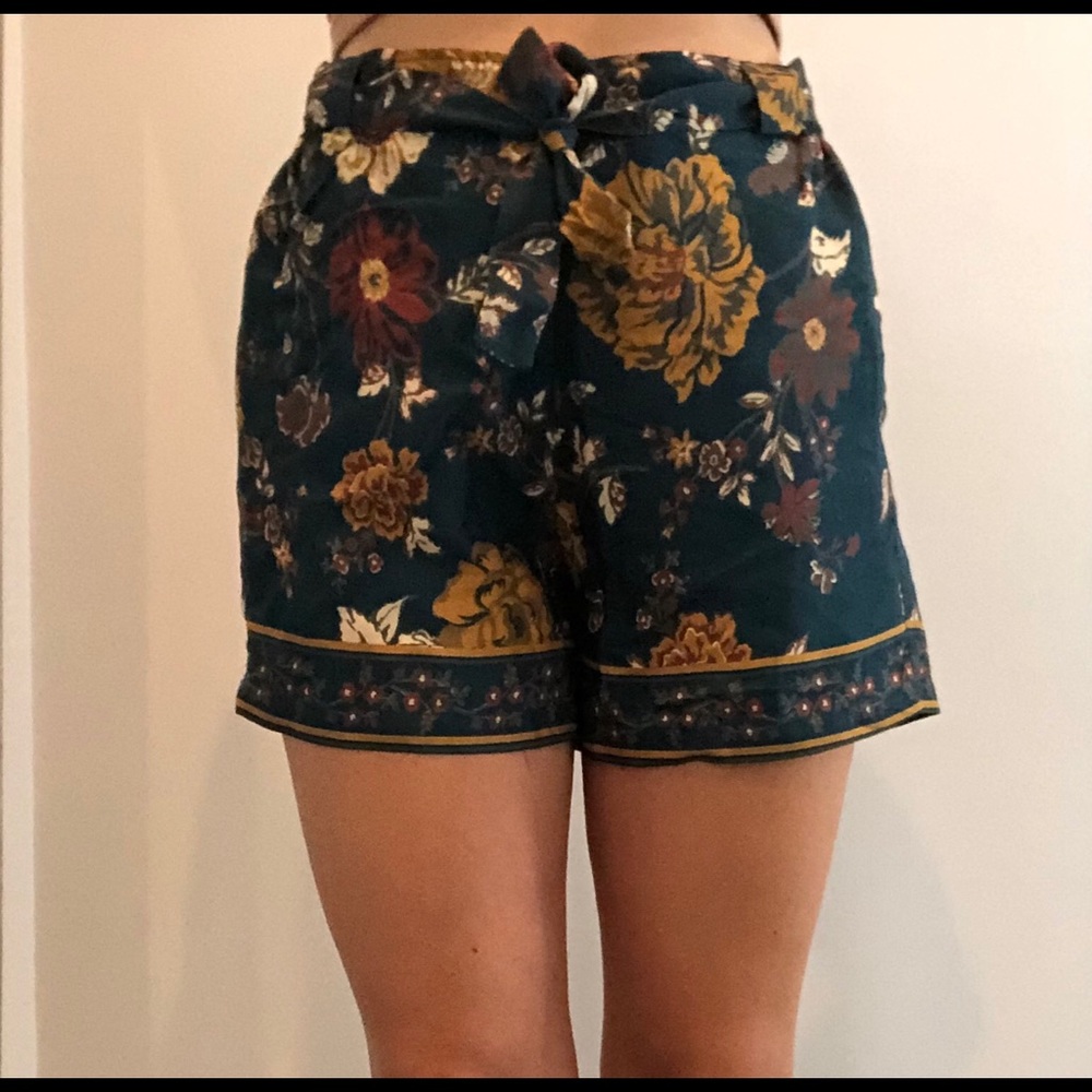 Women’s shorts (NWOT)